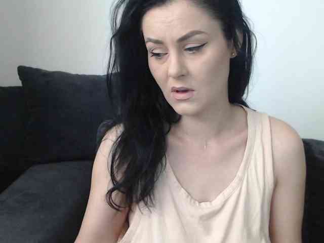 Prettywomen webcam