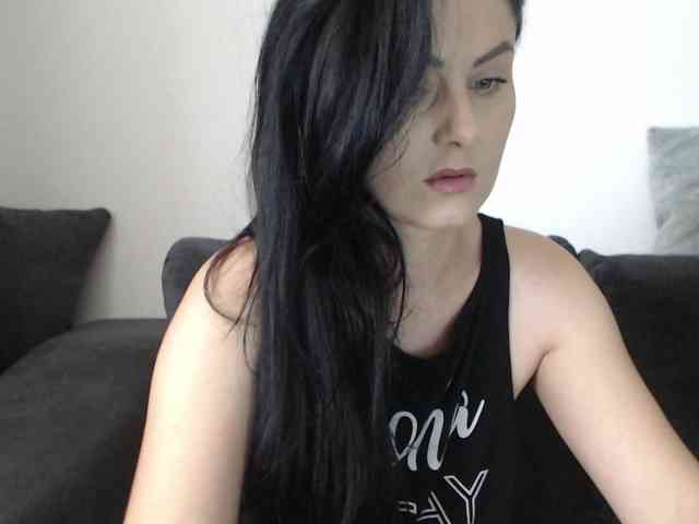 Prettywomen webcam