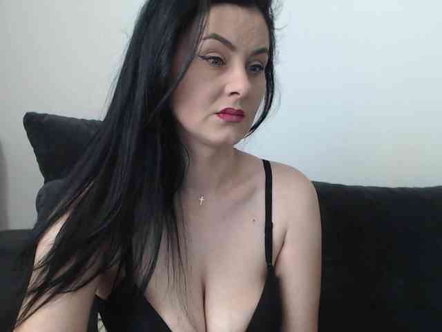 Prettywomen webcam