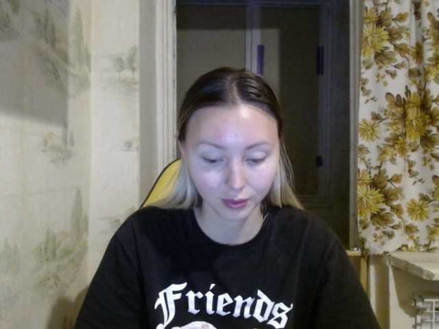 AliceSmiles live cam