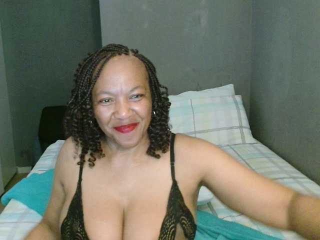 Sweetlilya live cam on BongaCams