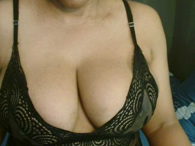 Sweetlilya live cam preview