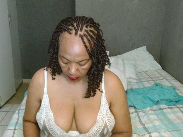Sweetlilya live cam on BongaCams