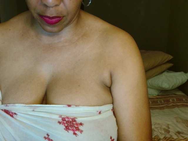 Sweetlilya live cam on BongaCams
