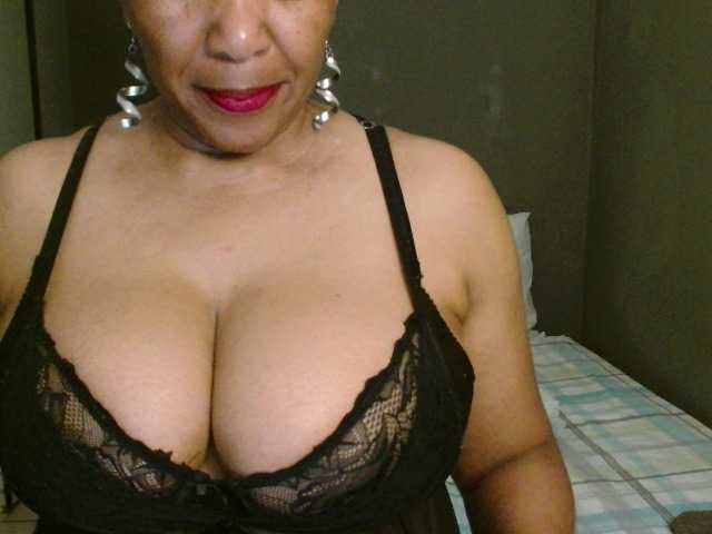 Sweetlilya live cam on BongaCams