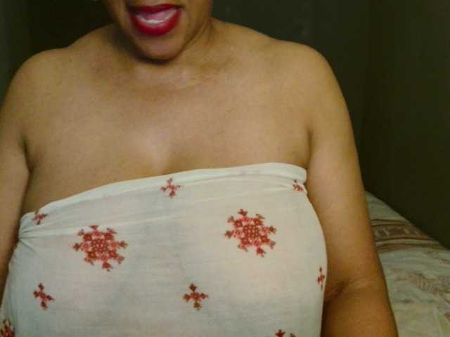 Sweetlilya live cam on BongaCams