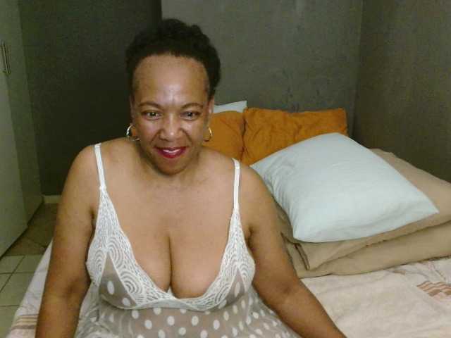 Sweetlilya live cam on BongaCams