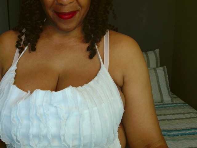 Sweetlilya live cam on BongaCams
