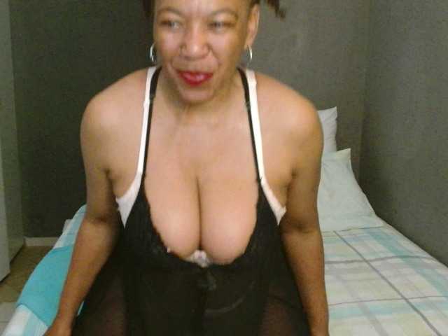 Sweetlilya live cam on BongaCams