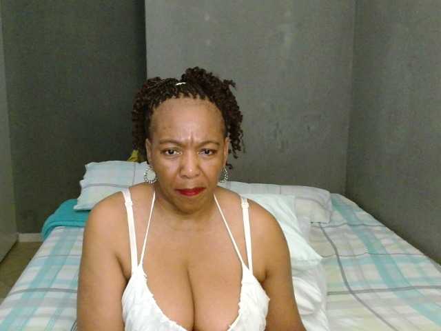 Sweetlilya live cam preview
