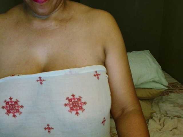 Sweetlilya live cam on BongaCams