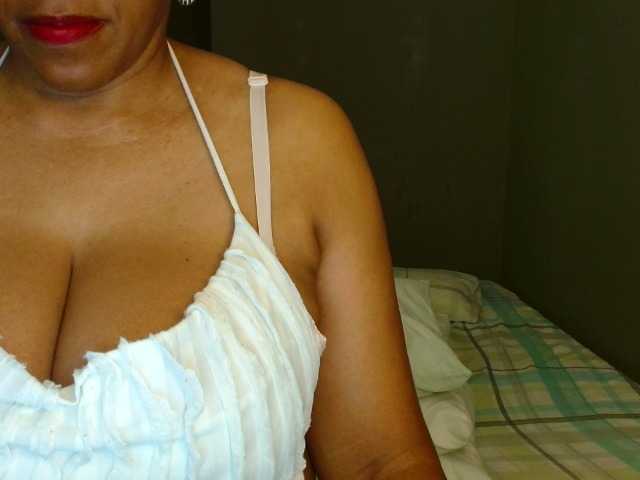 Sweetlilya live cam on BongaCams
