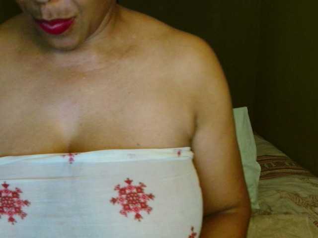 Sweetlilya live cam on BongaCams