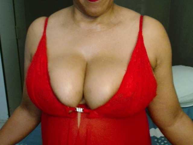 Sweetlilya live cam on BongaCams