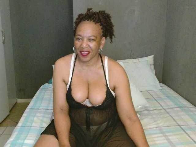 Sweetlilya live cam on BongaCams