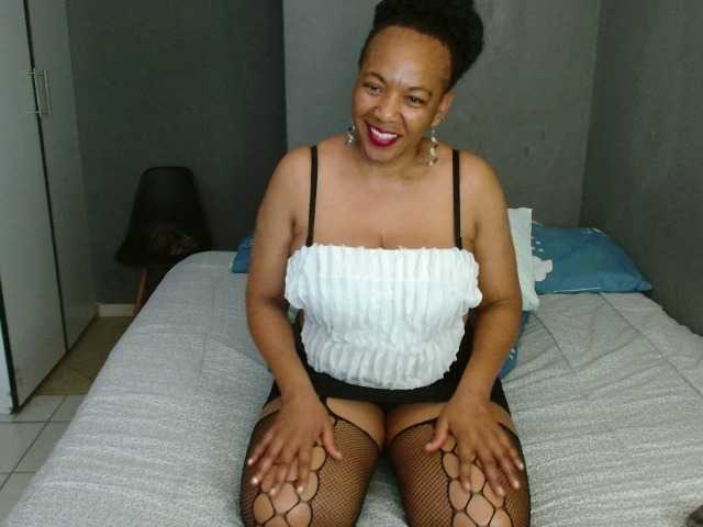 Sweetlilya live cam on BongaCams