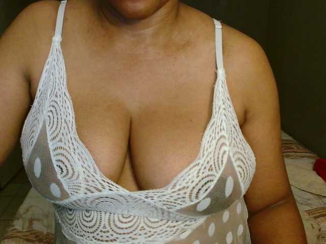 Sweetlilya live cam on BongaCams