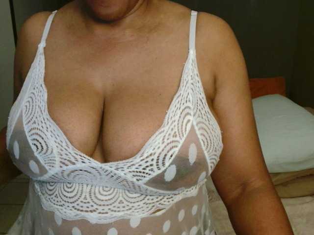 Sweetlilya live cam on BongaCams