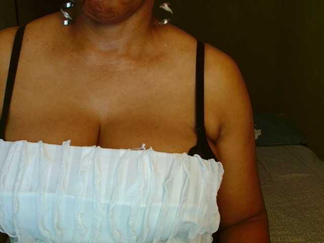 Sweetlilya live cam on BongaCams