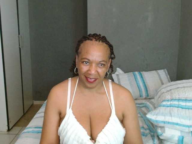 Sweetlilya live cam on BongaCams