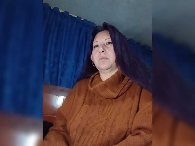 evatoms live cam on BongaCams