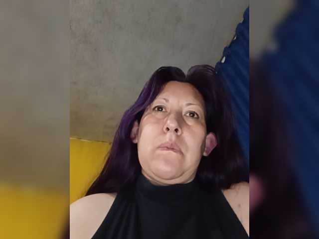 evatoms live cam on BongaCams