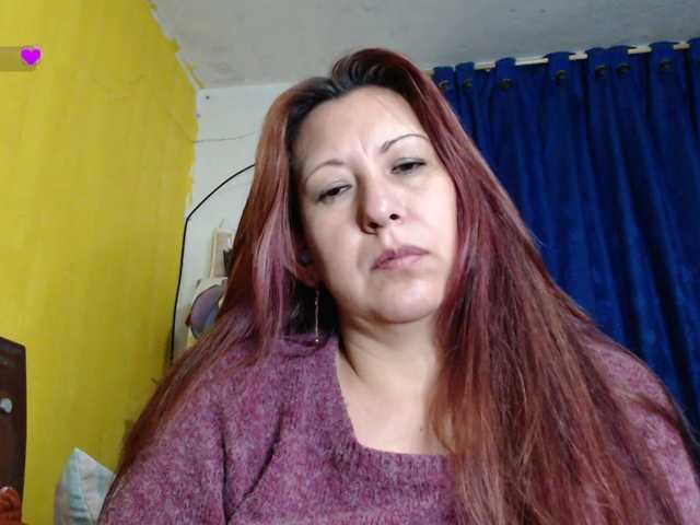 evatoms live cam on BongaCams