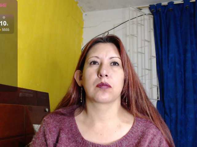 evatoms live cam on BongaCams