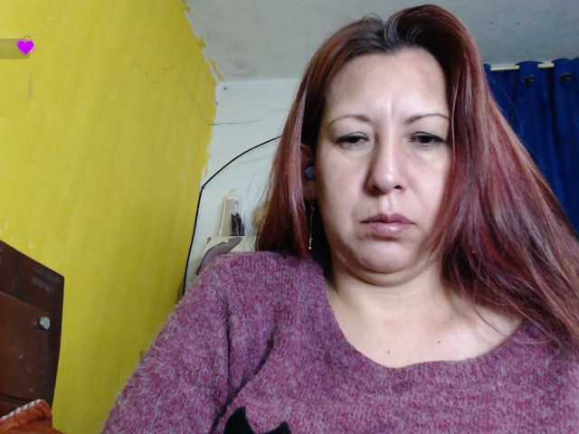 evatoms live cam on BongaCams