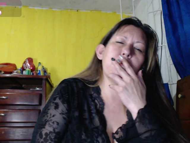 evatoms live cam on BongaCams