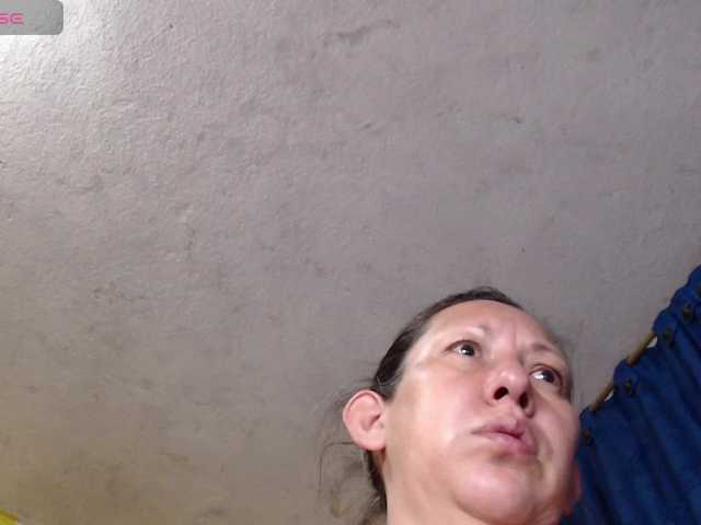 evatoms live cam on BongaCams