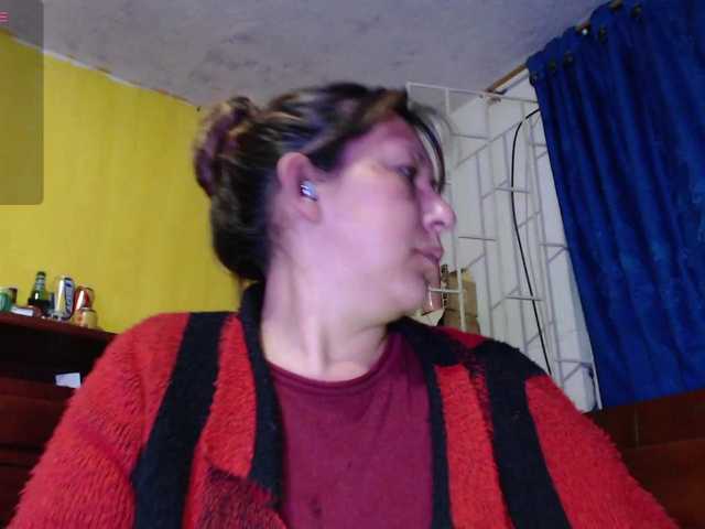 evatoms live cam on BongaCams