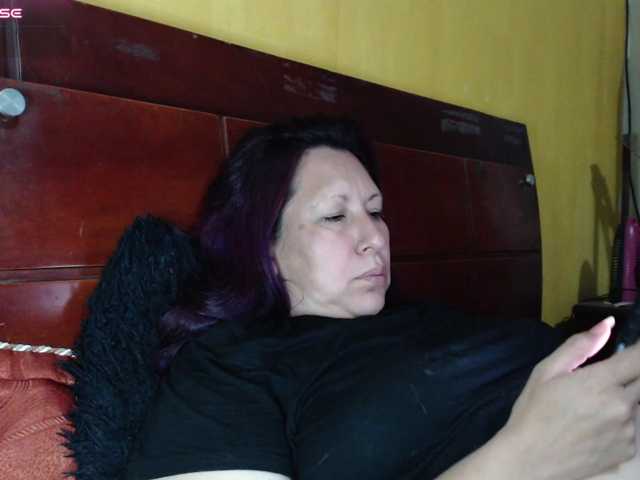 evatoms live cam on BongaCams