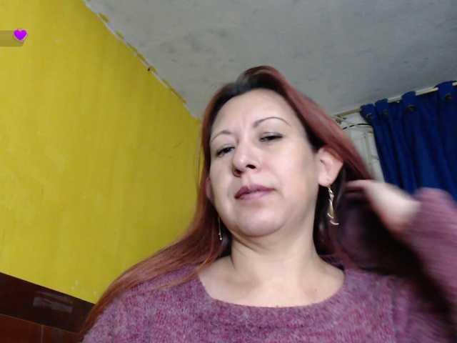 evatoms live cam on BongaCams