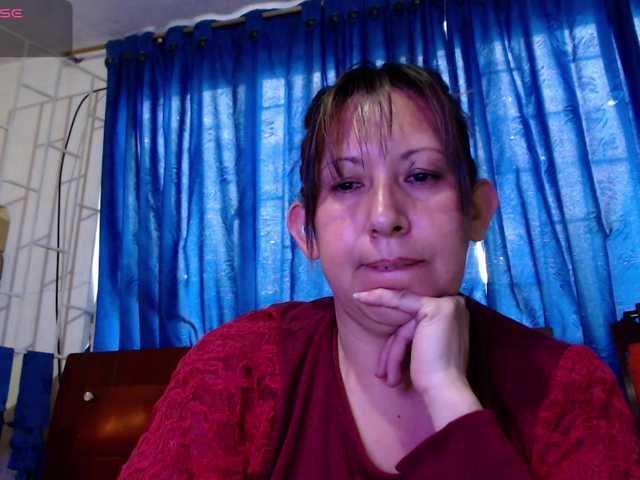 evatoms live cam on BongaCams