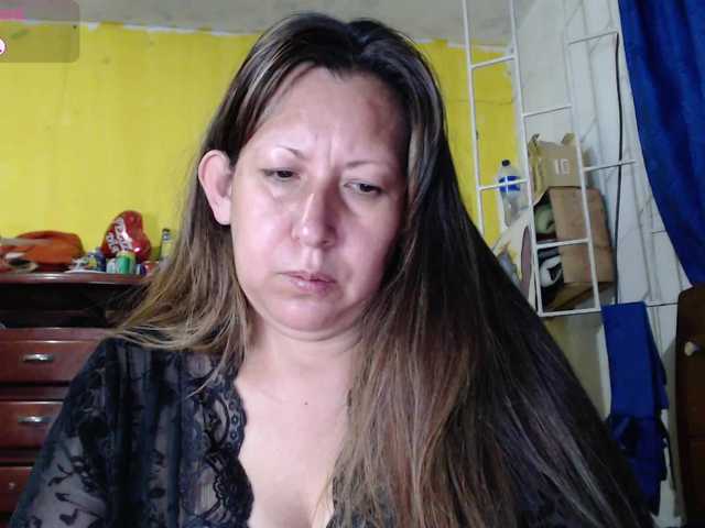 evatoms live cam on BongaCams