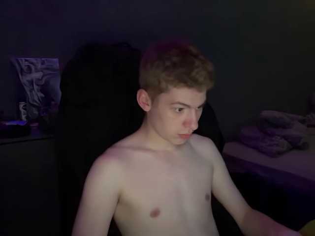 Neneutron, 20 y/o - Live Cam on BongaCams