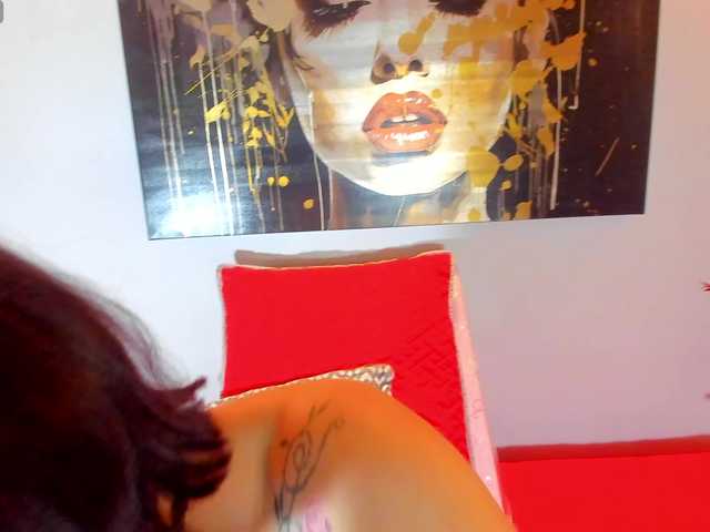 Karlaliones live webcam show