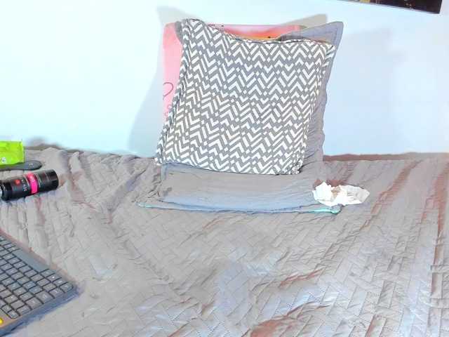 Karlaliones live cam on BongaCams