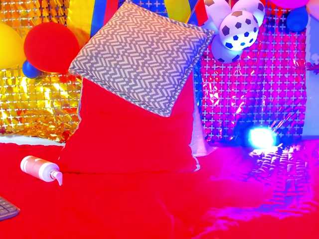 Karlaliones live cam on BongaCams
