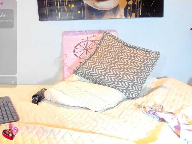 Karlaliones live cam on BongaCams