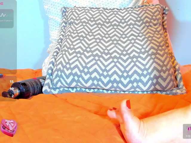 Karlaliones live cam on BongaCams