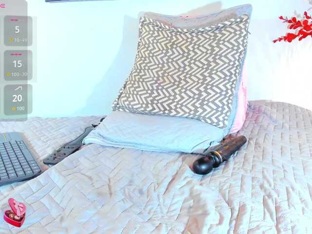 Karlaliones live cam on BongaCams