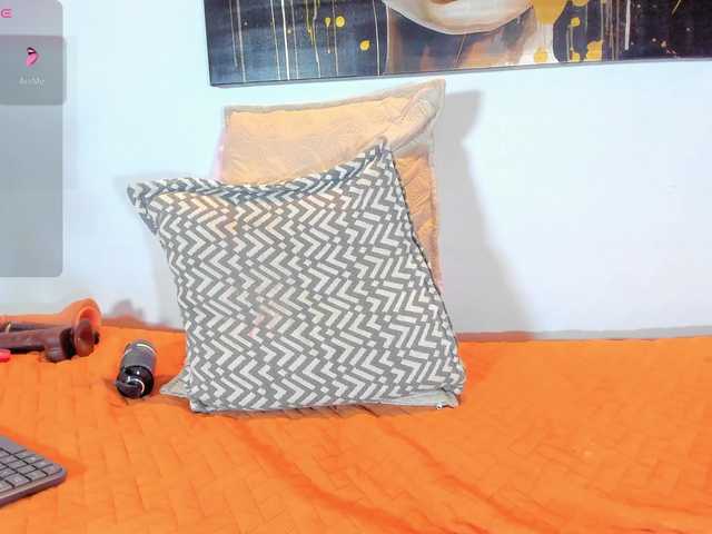 Karlaliones live cam on BongaCams