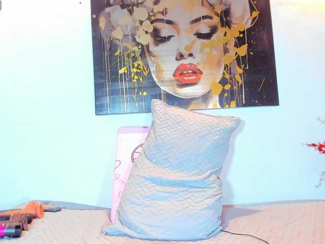 Karlaliones live cam on BongaCams