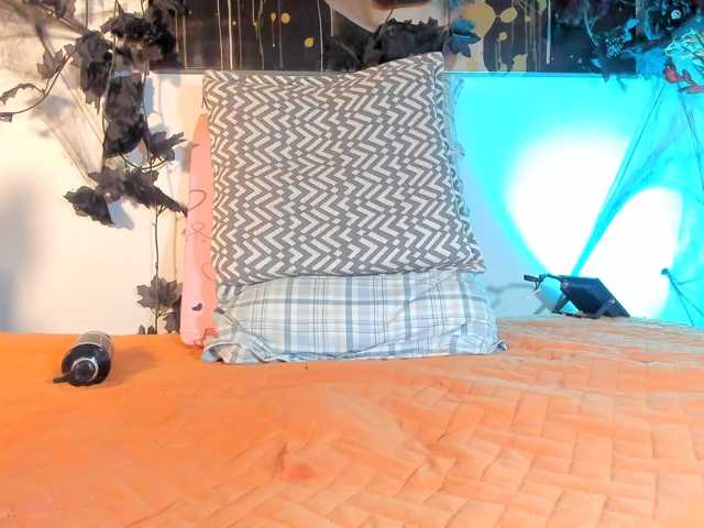 Karlaliones live cam on BongaCams