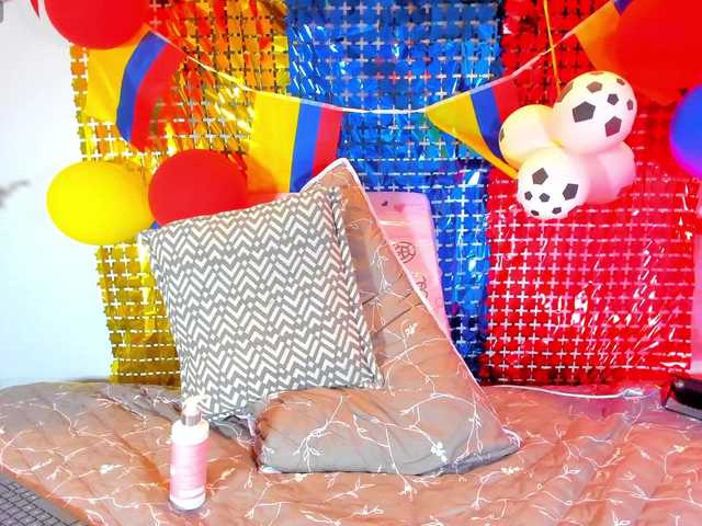 Karlaliones live cam on BongaCams