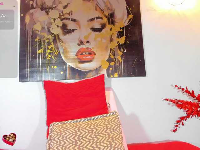 Karlaliones live cam on BongaCams