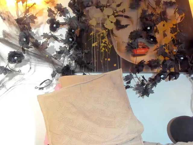 Karlaliones live cam on BongaCams