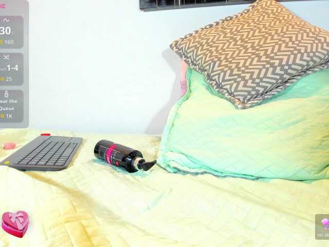 Karlaliones live cam on BongaCams
